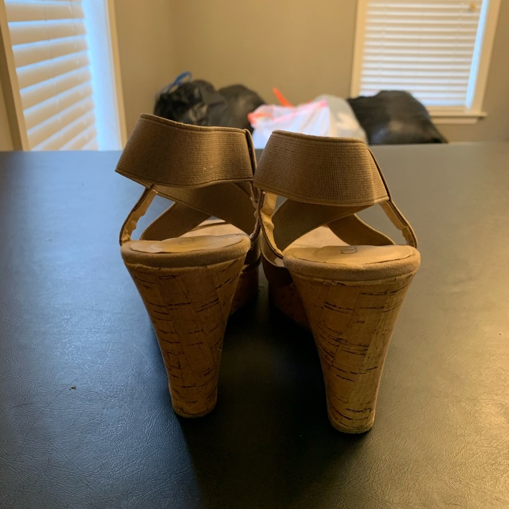 Nude wedges